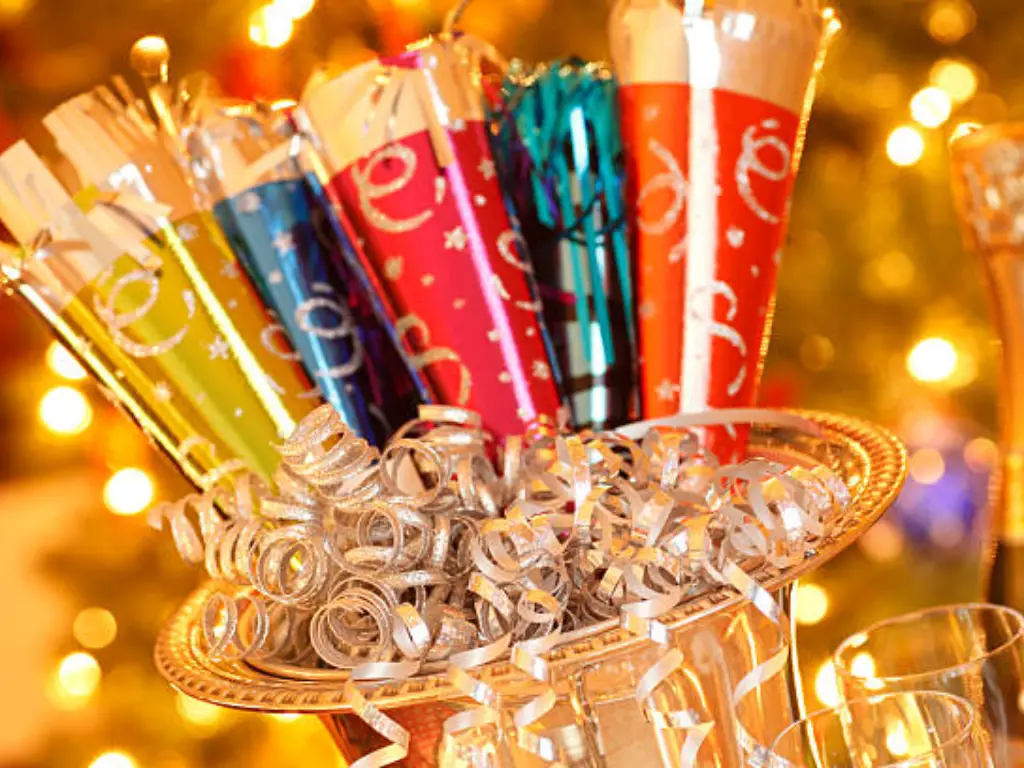 what are party favors