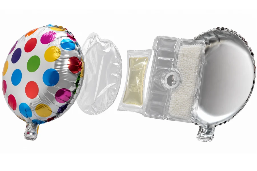 Internal structure of a self-inflating foil balloon